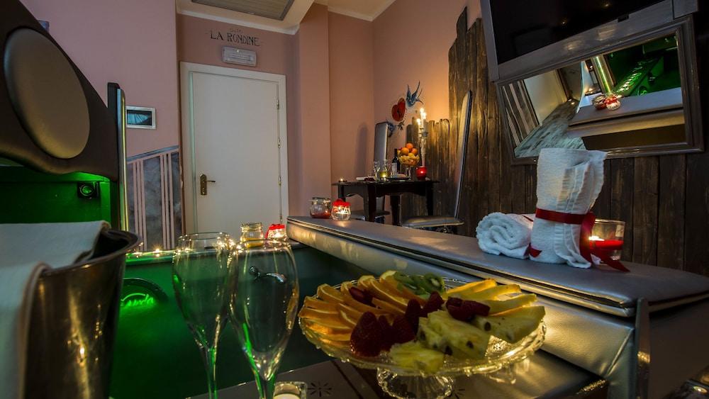 Hotel Butterfly توري ديل لاغو بوتشيني المظهر الخارجي الصورة